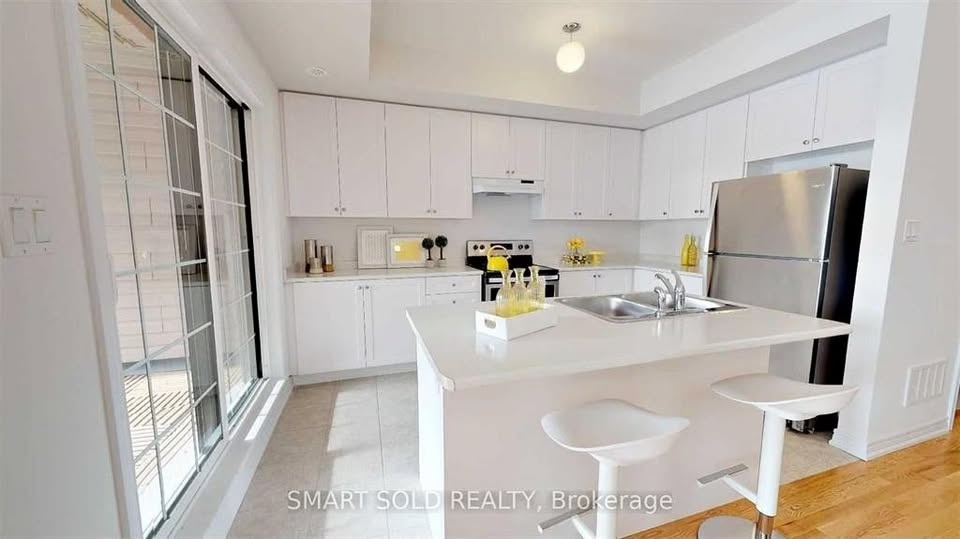3 Beds 3 Baths Townhouse