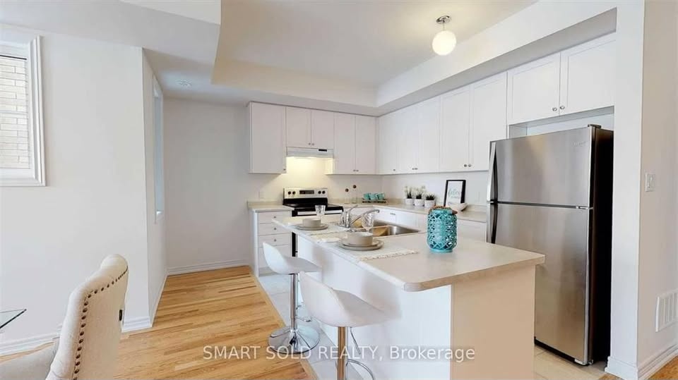3 Beds 3 Baths Townhouse - photo 2