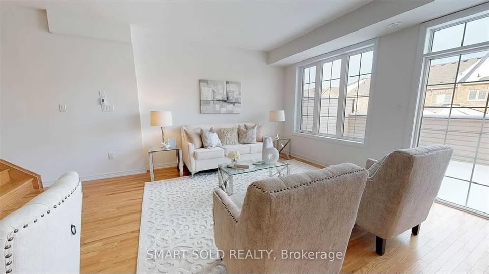 3 Beds 3 Baths Townhouse - photo 4