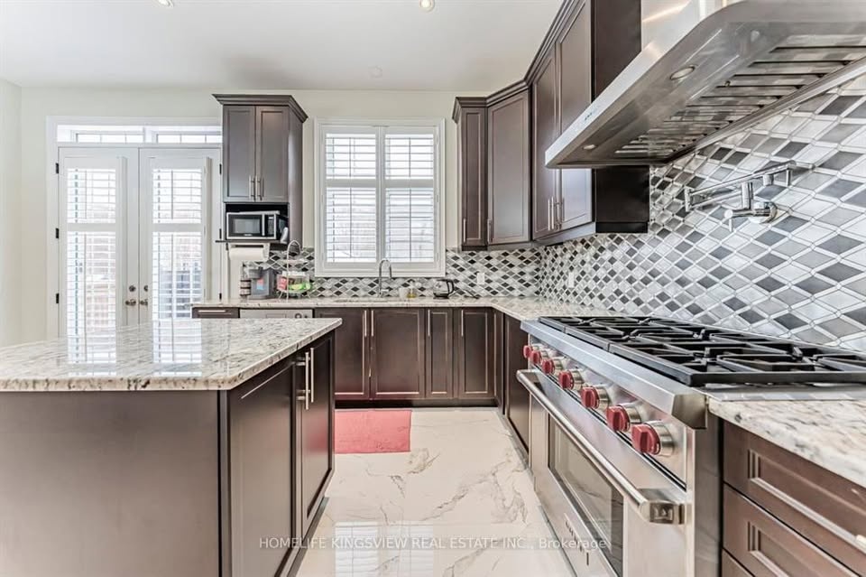 4 Beds 3 Baths House - photo 3