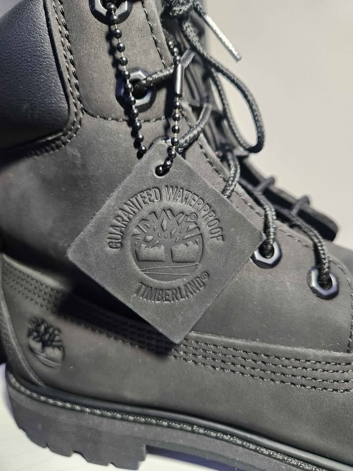 Timberland Boots for WOMEN - Size 9.5 - photo 5