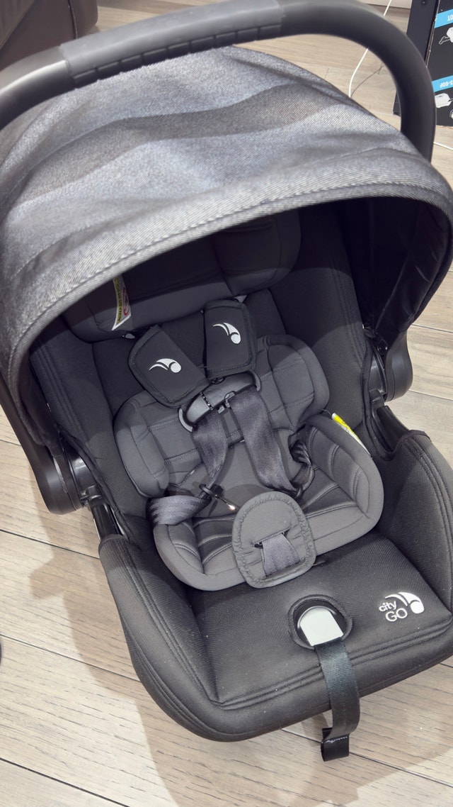 Baby Jogger City Go Infant Car Seat w/ Base - photo 2