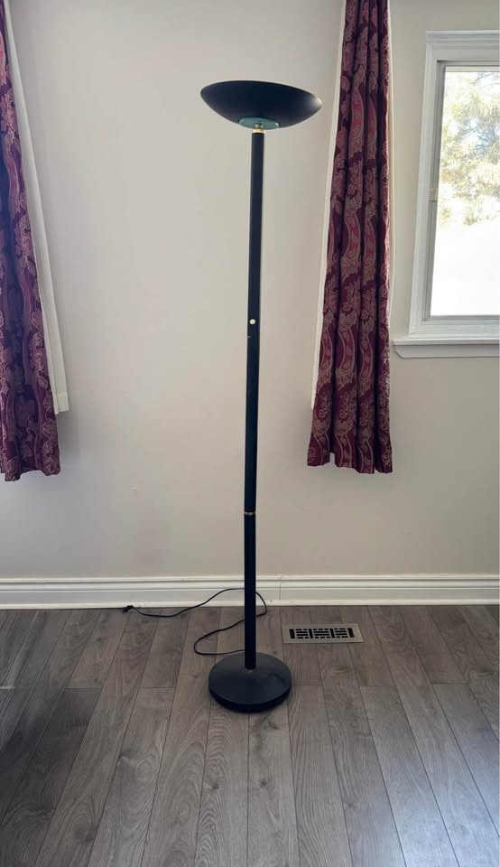 Floor Lamp for Bedroom with Yellow Light - photo 2