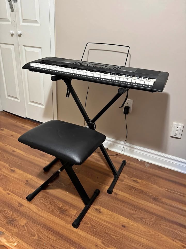 Alesis Melody 61 Keyboard with Adjustable Bench