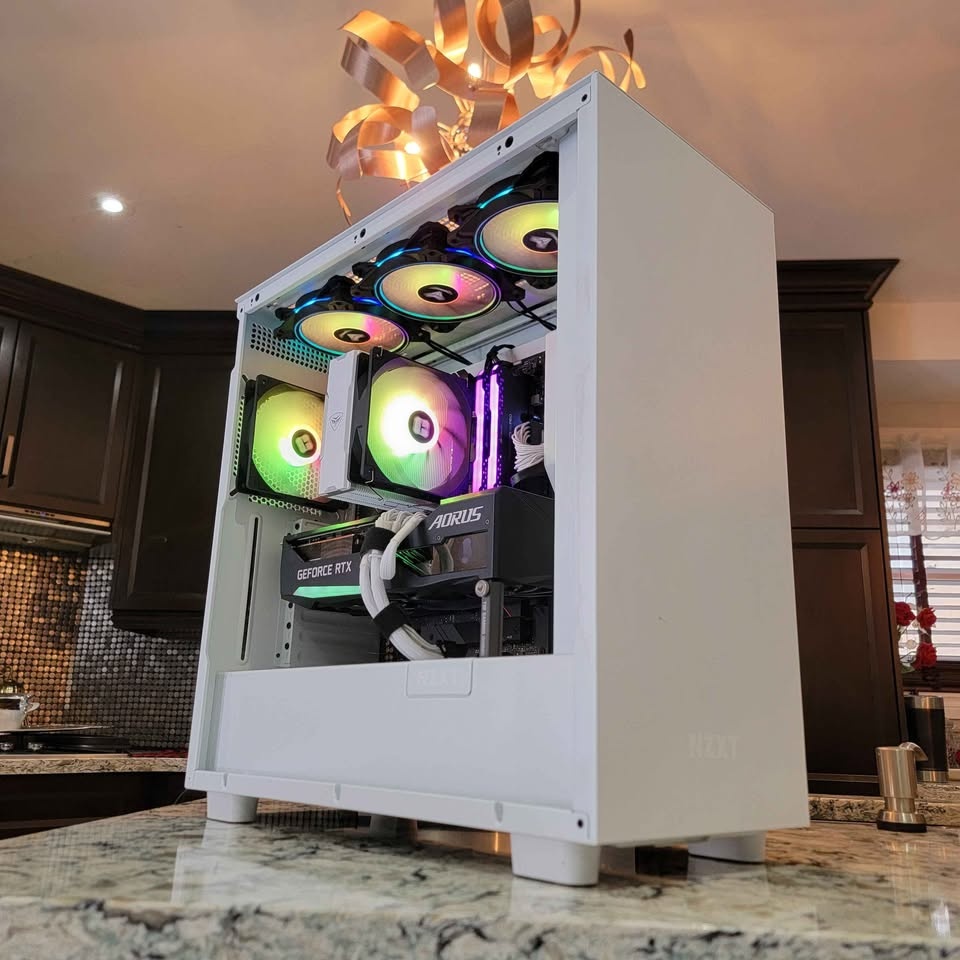 Custom Gaming PC: Ryzen 7 5700x / RTX 3070 Ti / 32GB RGB RAM