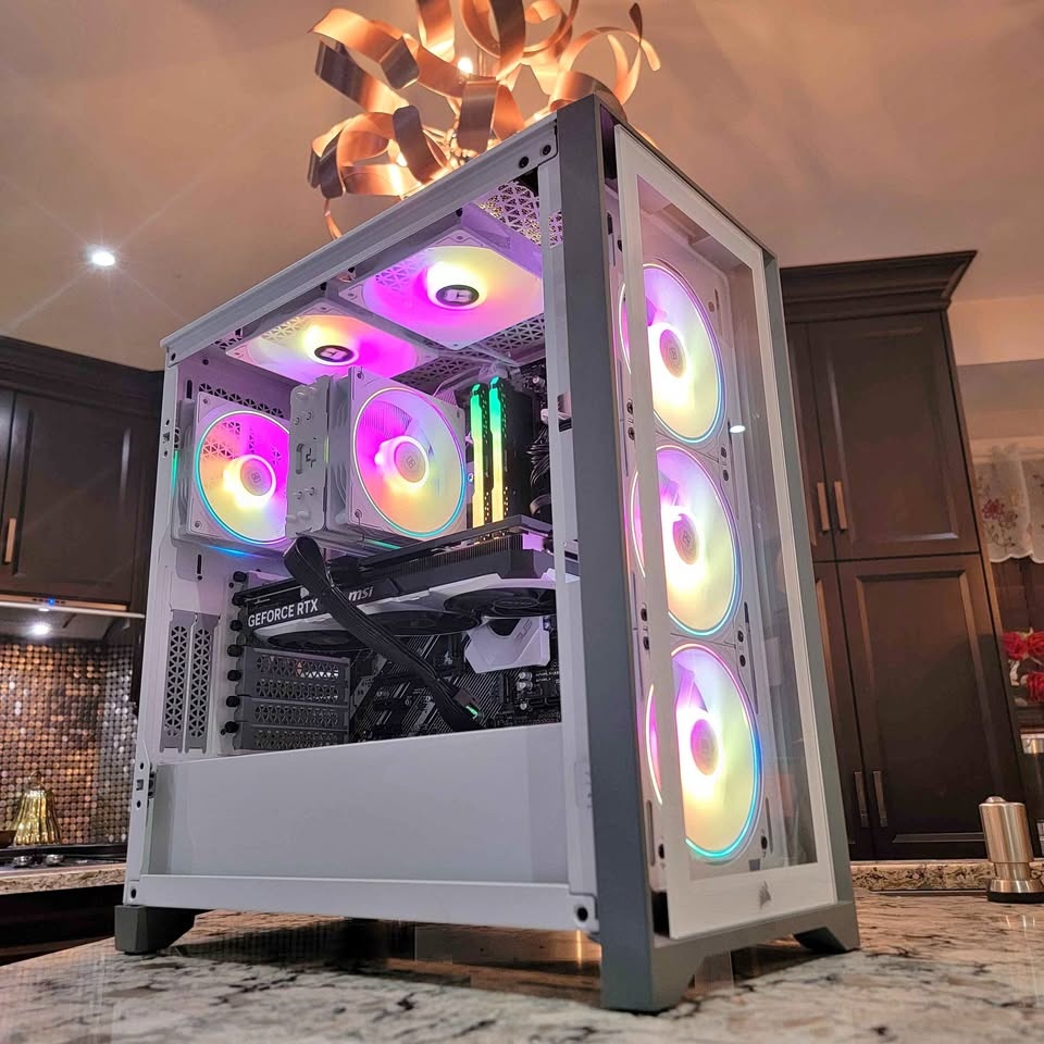 Custom Gaming PC: Ryzen 5 5600X / RTX 4060 Ti / 32GB RAM