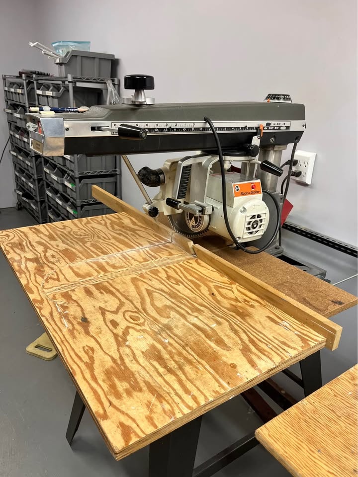 Black & Decker 10” Radial Arm Saw - photo 4