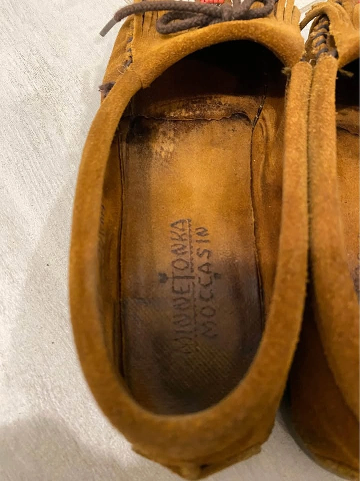 Minnetonka Moccasin Shoes - Size 6 - photo 4
