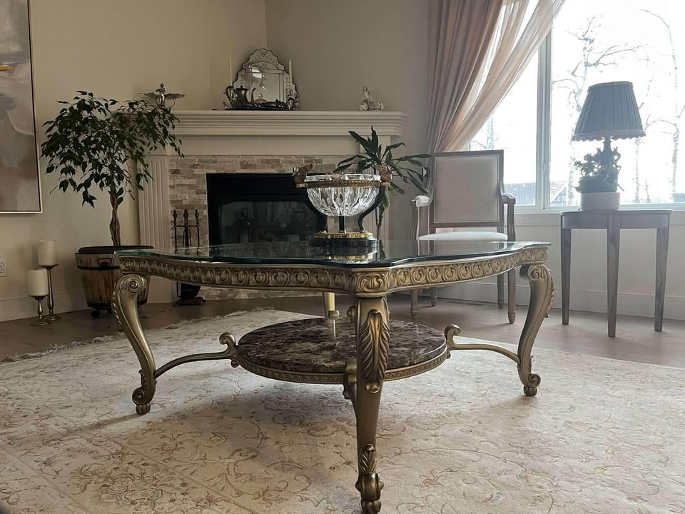 Elegant Coffee Table - photo 3