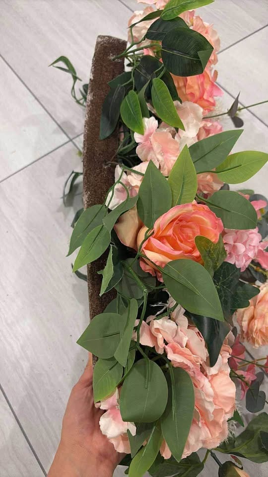 Flower Centrepieces or Flower Wall - photo 5