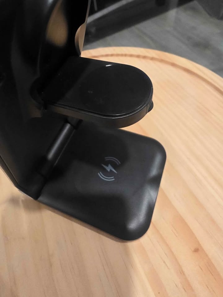 3 in one wireless fast charger - photo 3