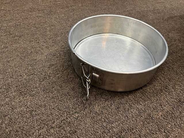 Springform Baking Pan (Don Mills and Eglinton)
