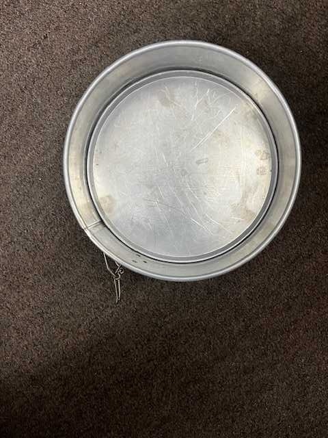 Springform Baking Pan (Don Mills and Eglinton) - photo 2