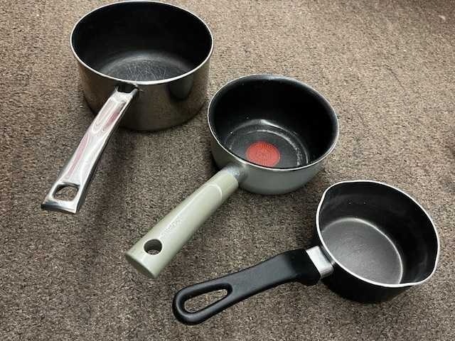Teflon Cooking Pots (Don Mills and Eglinton) - photo 2