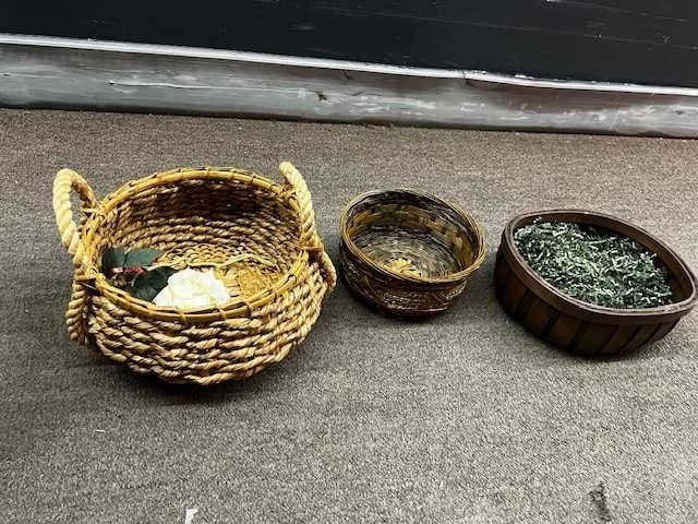 Set of 3 Straw Baskets (Don Mills and Eglinton) - photo 2