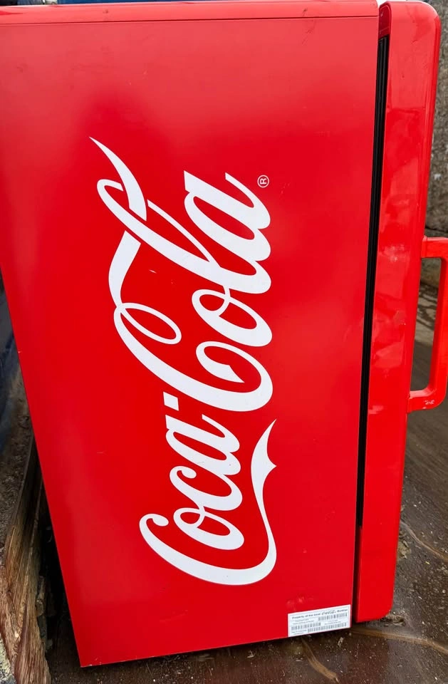 Coke Fridge - Send Offers - photo 2