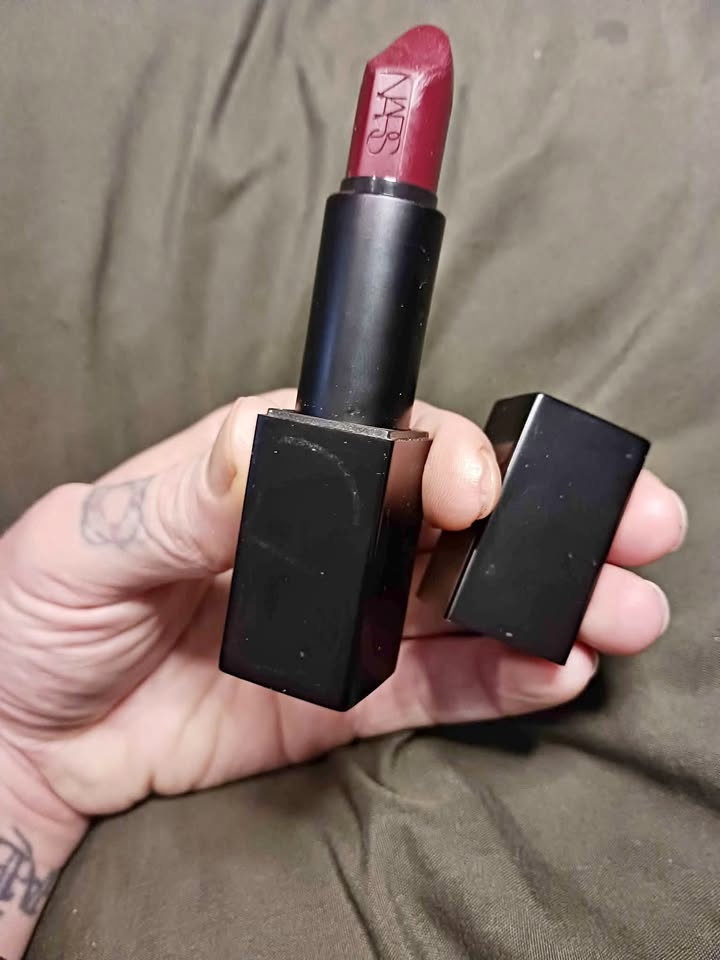 NARS Bette Lipstick