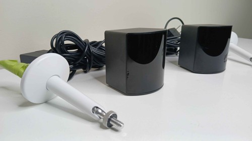 2 Steam VR Base Stations 2.0 Lighthouse + Wall Mounts - photo 3