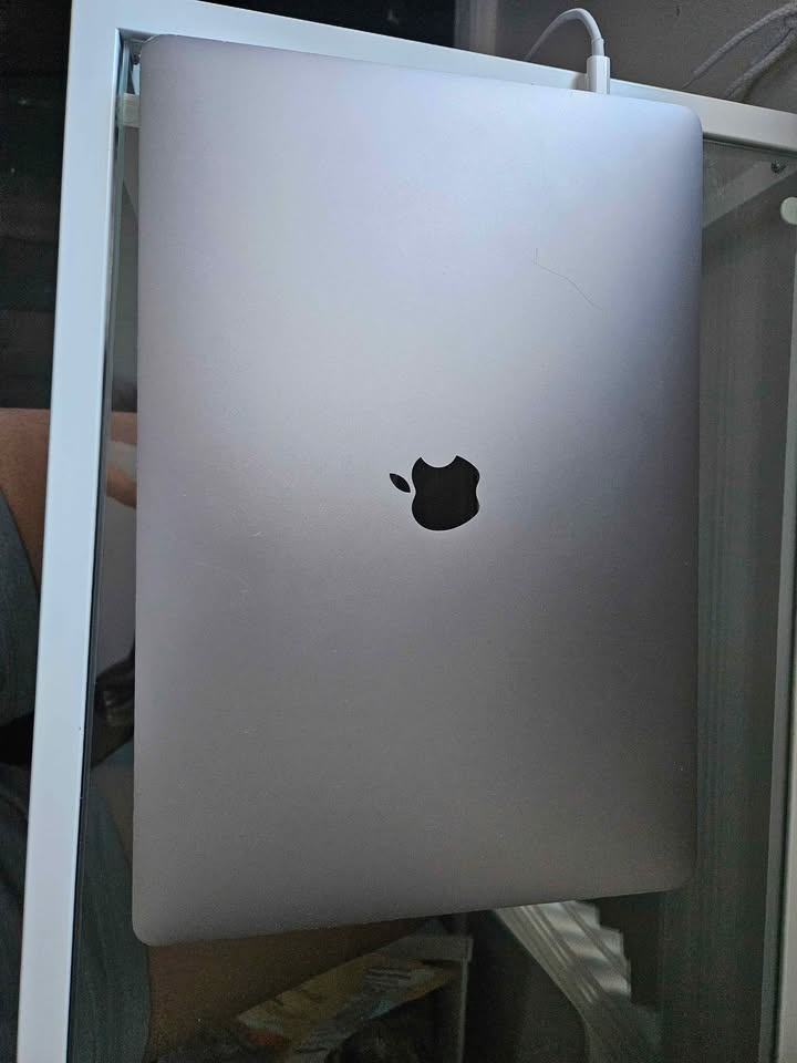 Macbook Pro A1707 READ DESCRIPTION