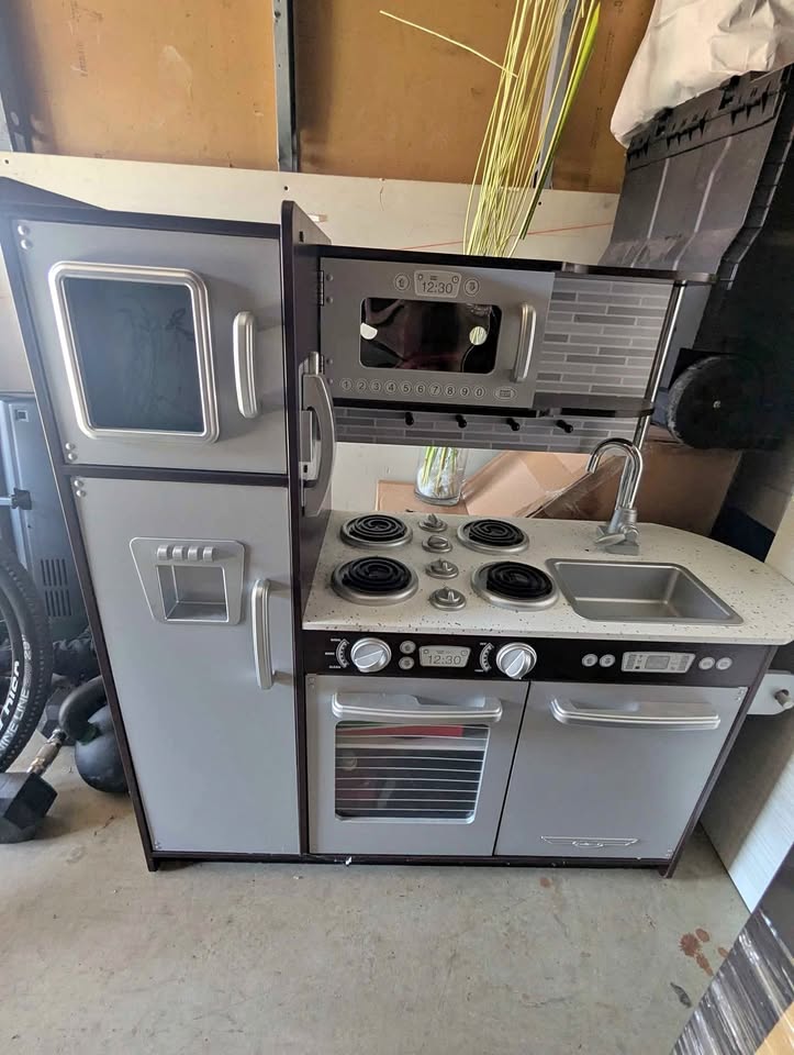 Kidkraft Uptown Kitchen