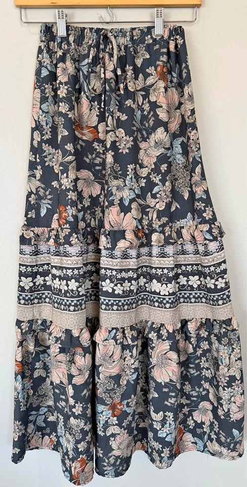 Junior’s Size Small Sienna Sky Blue Boho Floral Maxi Skirt $12