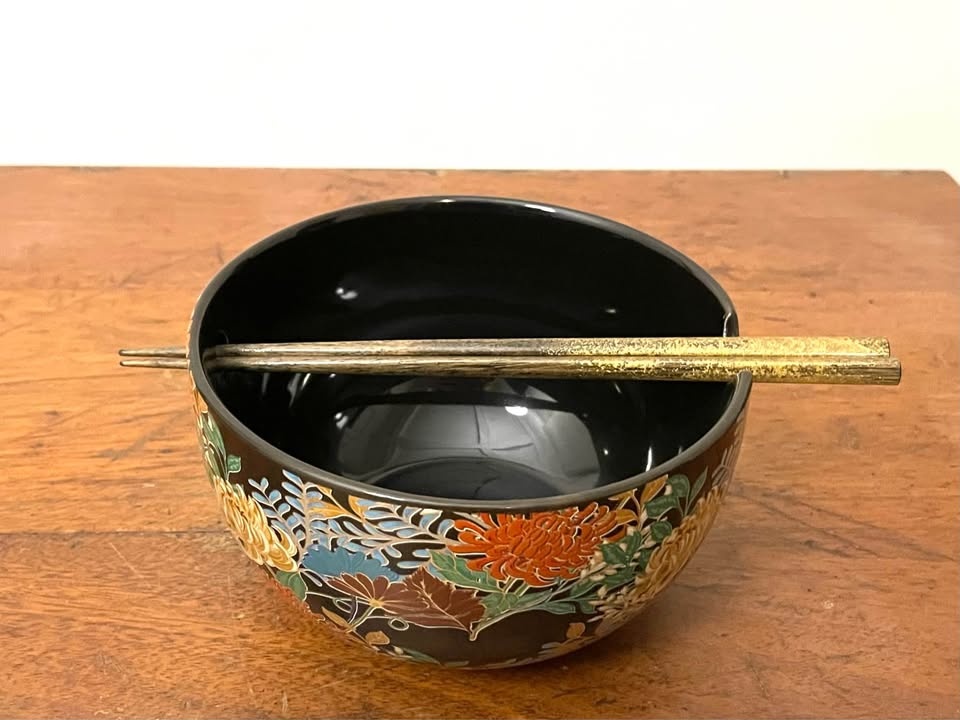 Ceramic Noodle Bowls with Chopstick Rests (Set of 2) - photo 3