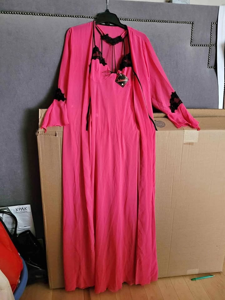 Brand New Ladies Negligee Fuscia/Black