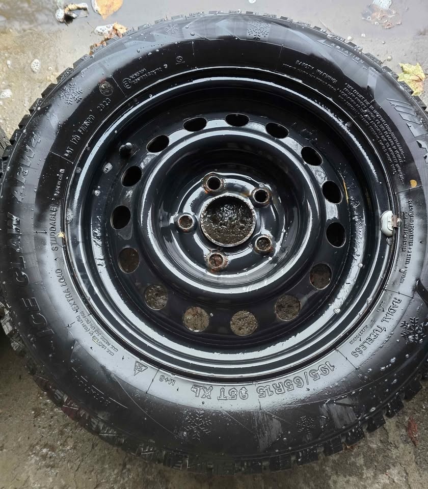 195/65/R15 Winter Tires + Steel Rims - photo 3