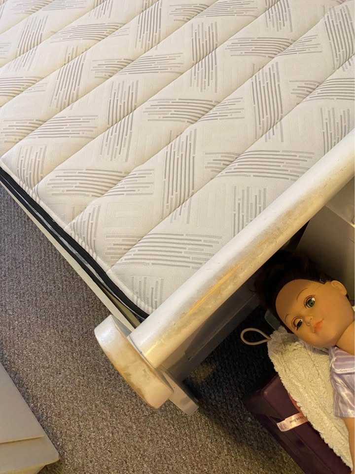 Queen Sealy Mattress & Box Spring + FREE Bed - photo 2