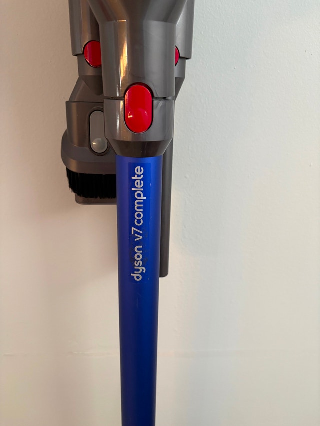 Cordless Dyson - photo 2