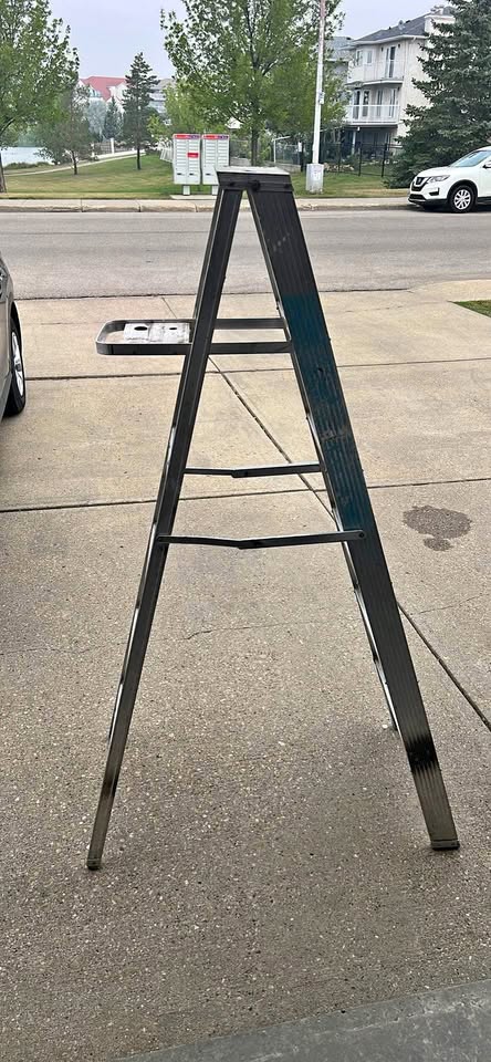Aluminum Step Ladder