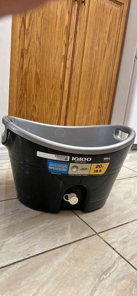 20 Quart Igloo Party Bucket