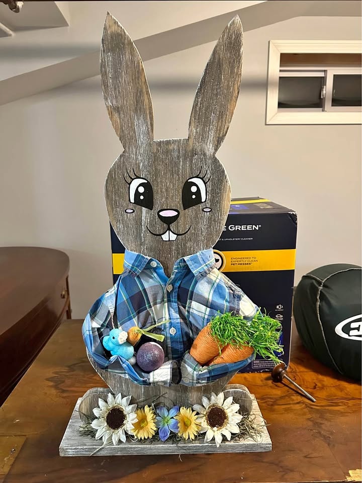 Wooden Easter bunny
