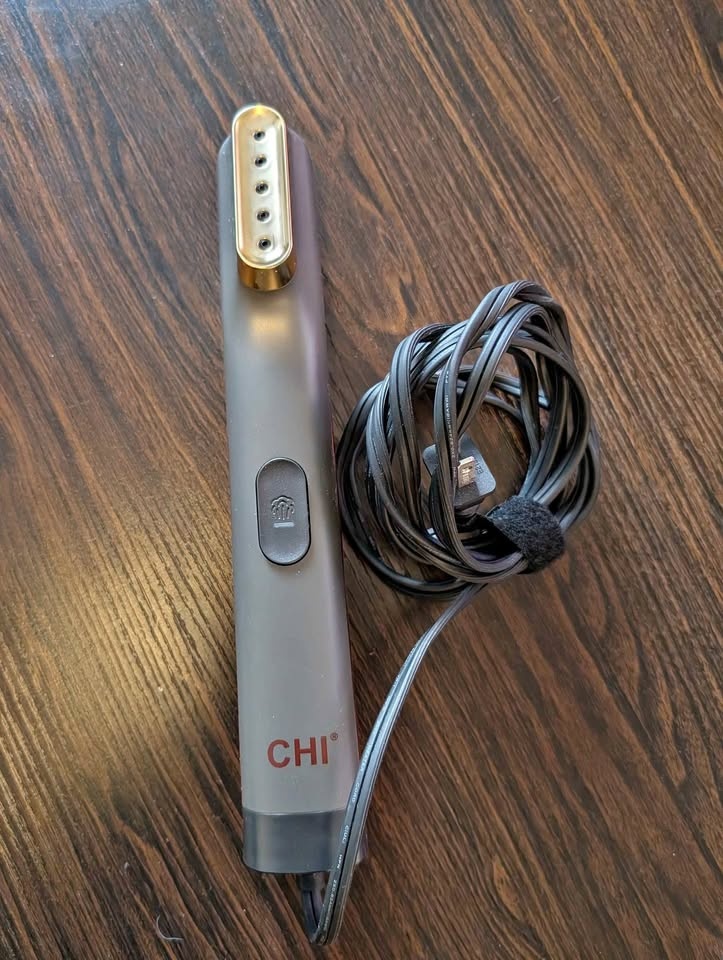 CHI Steam Iron – Works Perfectly
