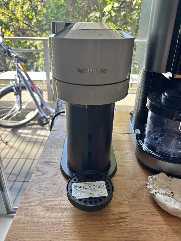 Nespresso Vertuo Next + Aeroccino Milk Frother