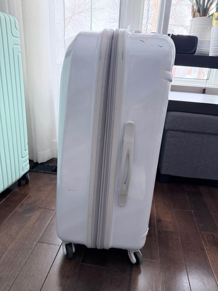American Tourister Luggage / Suitcase 26” - photo 4