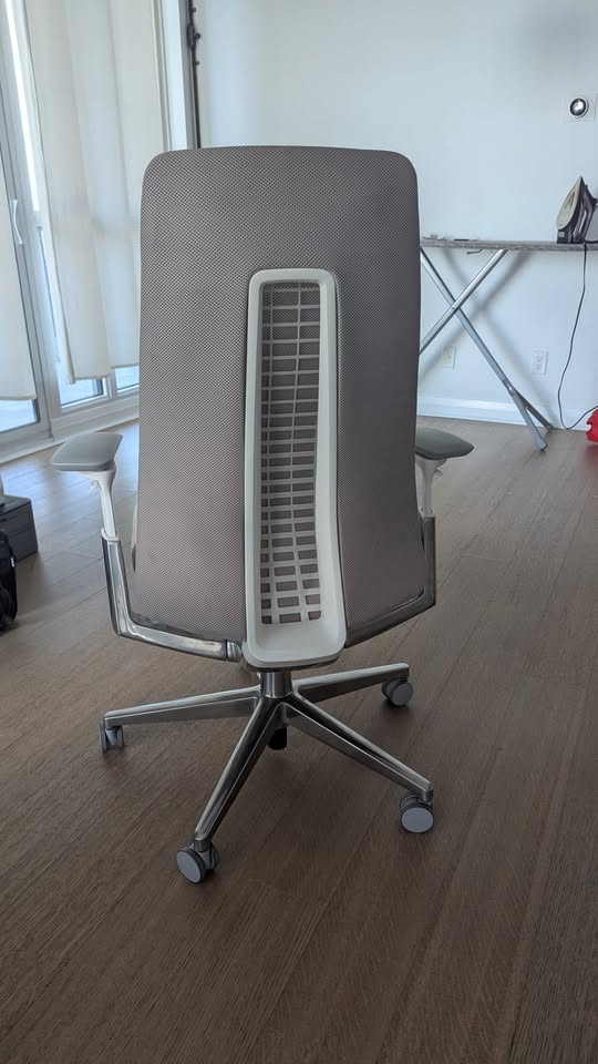 Haworth Fern Office Chair - Like New! - photo 4