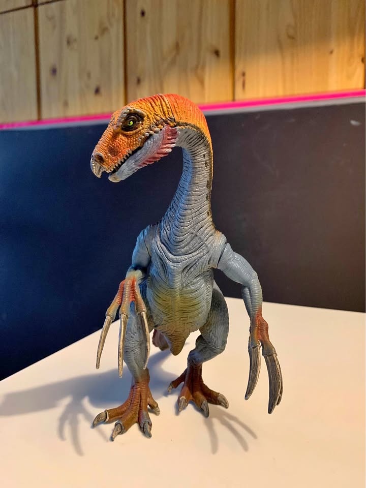 Schleich Therizinosaurus