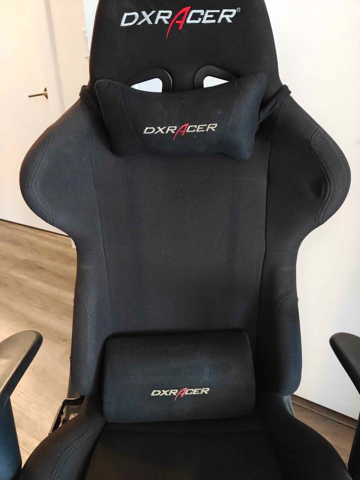 DX Racer Gaming Chair - photo 2
