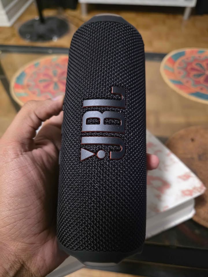 JBL Flip 7 - Almost New - photo 3