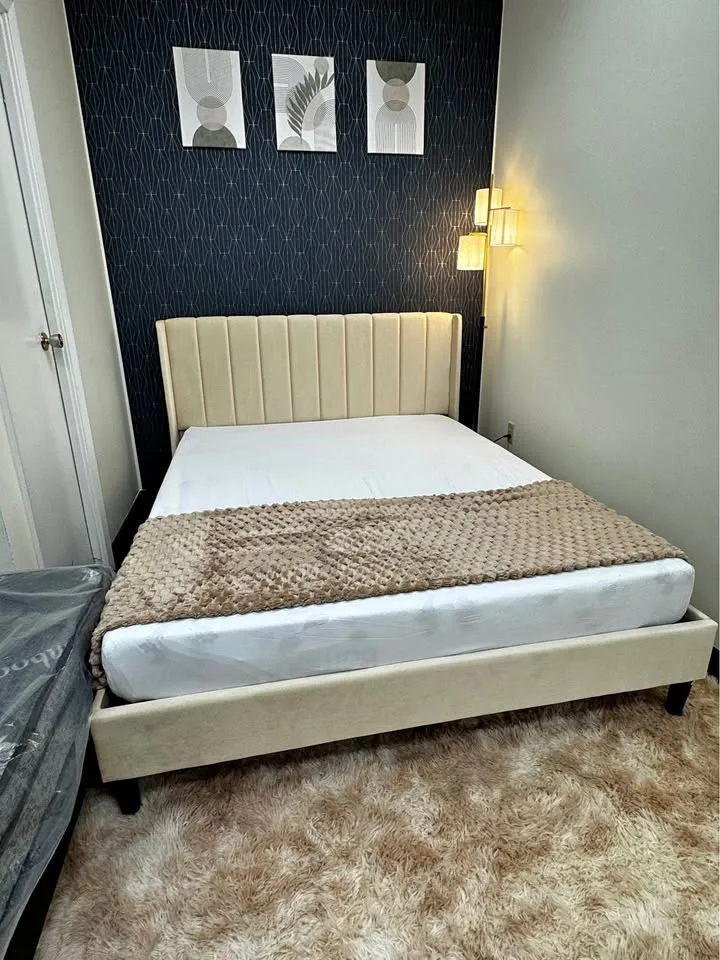 Queen Luxurious Velvet Wingback Platform Bed ▫️BRAND NEW▫️ thumbnail