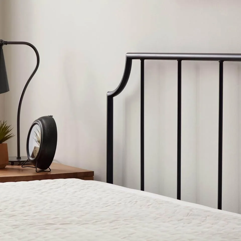 King Farmhouse Style Metal Platform Bed ▫️BRAND NEW▫️ image indicator(5)