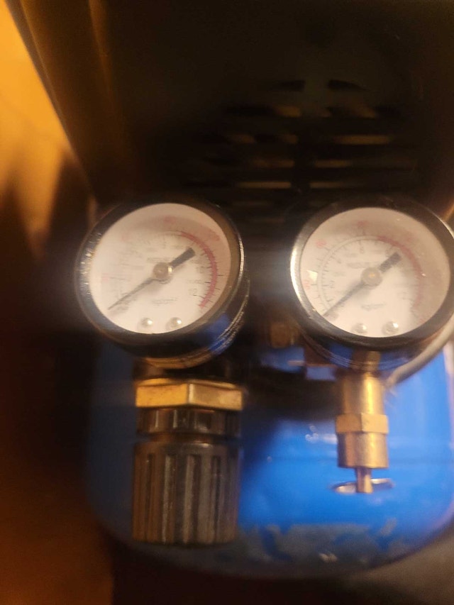 Mastercraft Air Compressor - photo 3