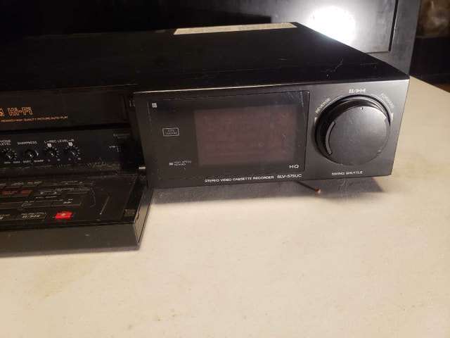 Sony SLV-575UC VCR - photo 2