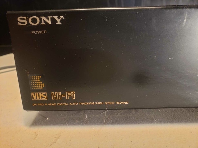 Sony SLV-575UC VCR - photo 3