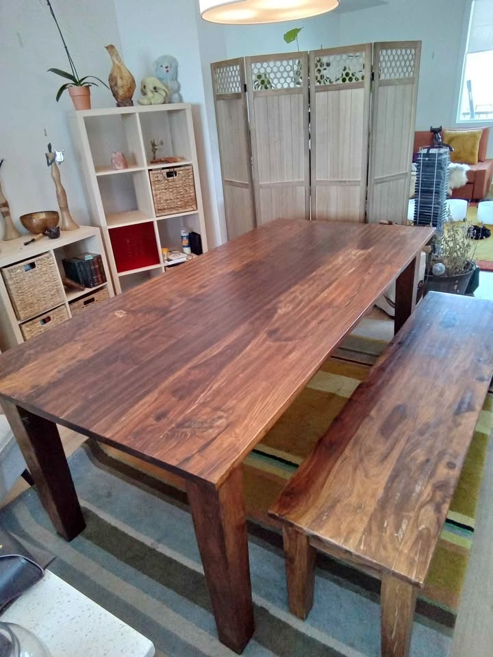 THE BRICK Beautiful Wood Table and Bench