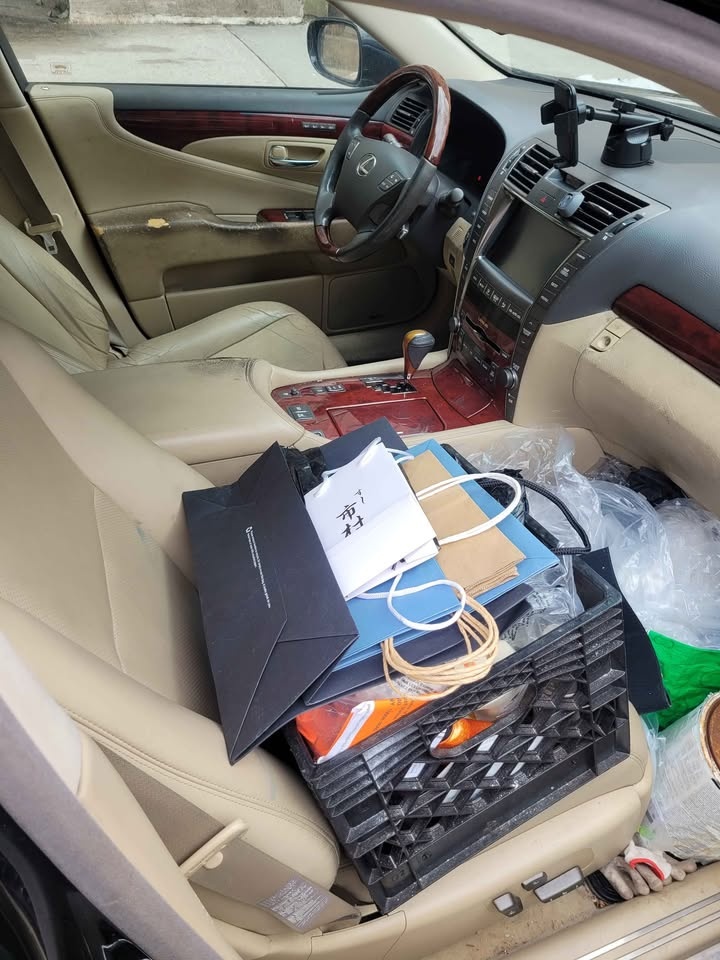 2008 Lexus LS 460 RWD Sedan - photo 3