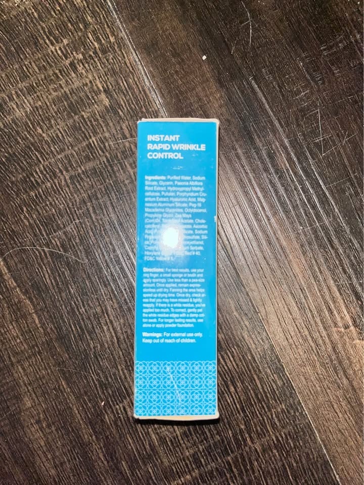 Hydroluxe Instant Wrinkle Control - photo 3