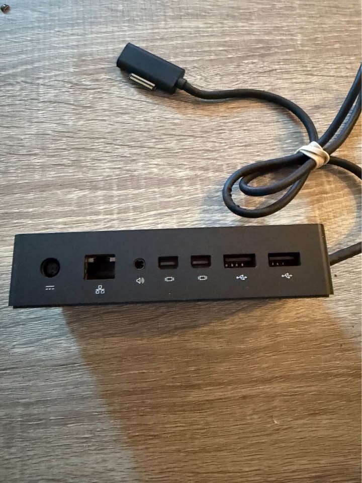 Microsoft Surface Dock - photo 2