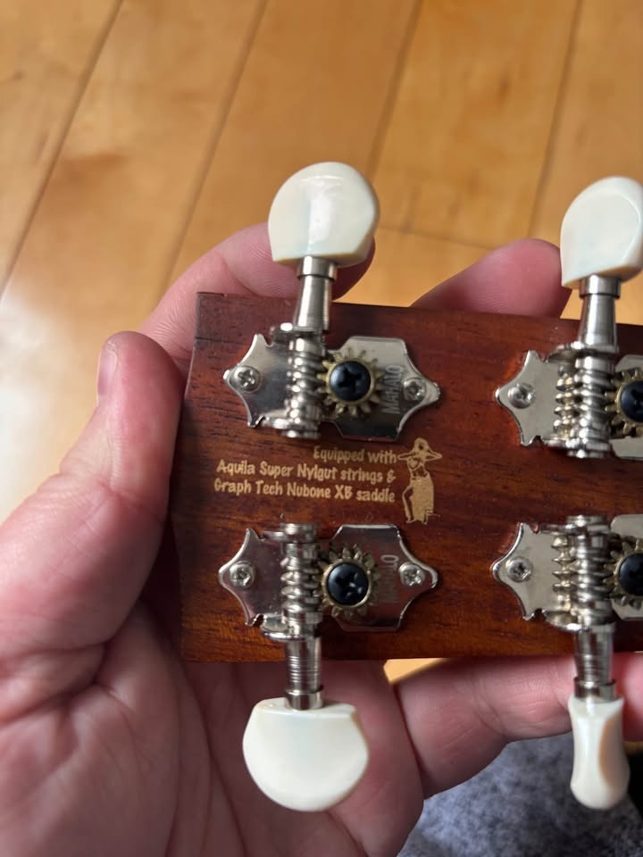 Ukulele with accessories - photo 4